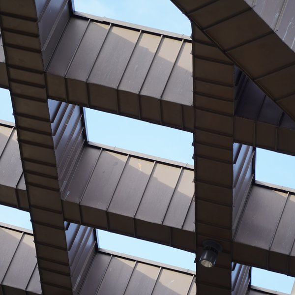 Sprzedaż czy wynajem mieszkania - jak podjąć właściwą decyzję?