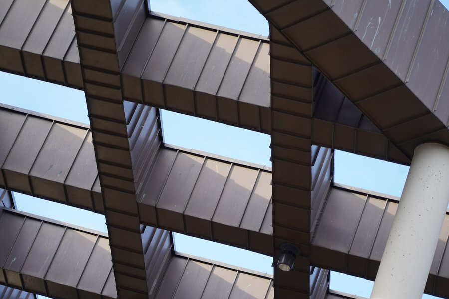 Sprzedaż czy wynajem mieszkania - jak podjąć właściwą decyzję?